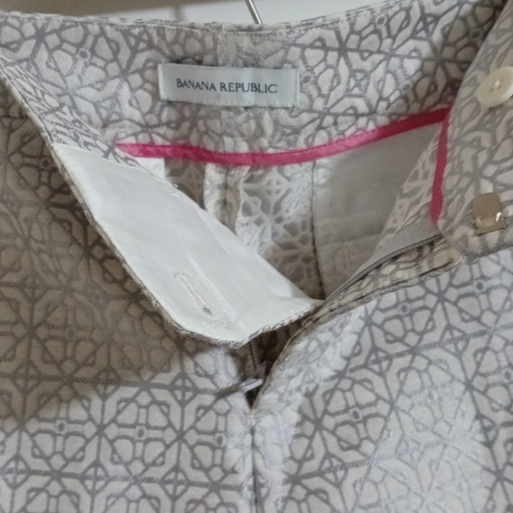 Banana Republic Gray and White Patterned Shirt